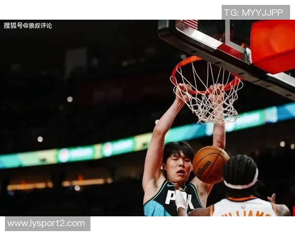 斯普利特谈杨瀚森在球队战术中的关键角色与中轴策应作用 斯普利特谈杨瀚森在球队战术中的关键角色与中轴策应作用