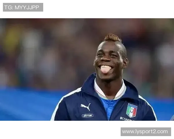 巴洛特利为保持竞技状态加盟第五级别球队进行训练 巴洛特利为保持竞技状态加盟第五级别球队进行训练