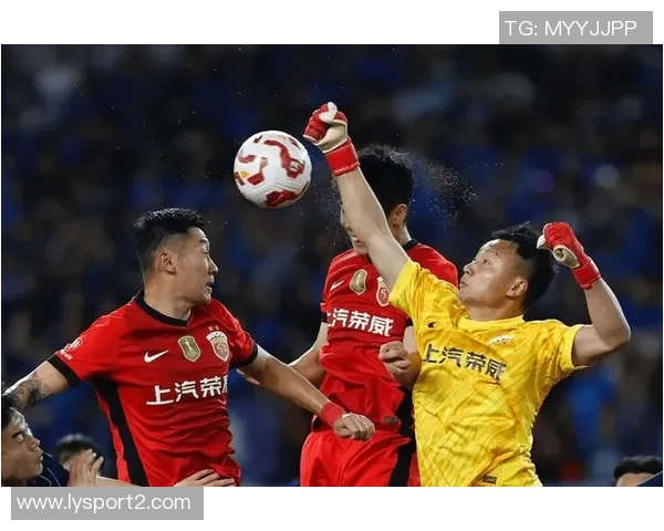 山西崇德荣海主场遭中足联通报批评因个别观众投掷鼓槌事件