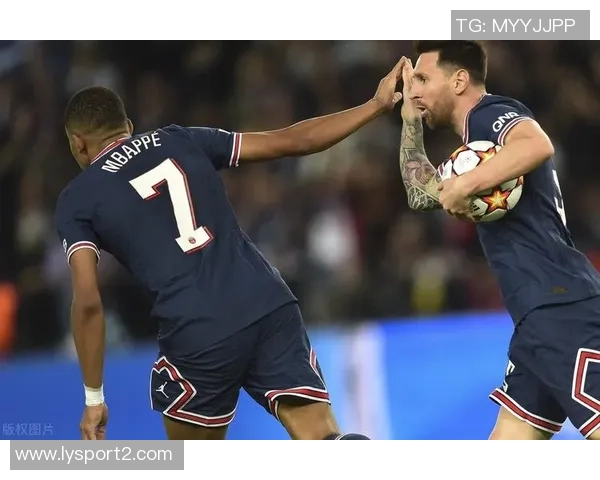 果阿队主场球员通道灯牌损坏严重引发球迷热议