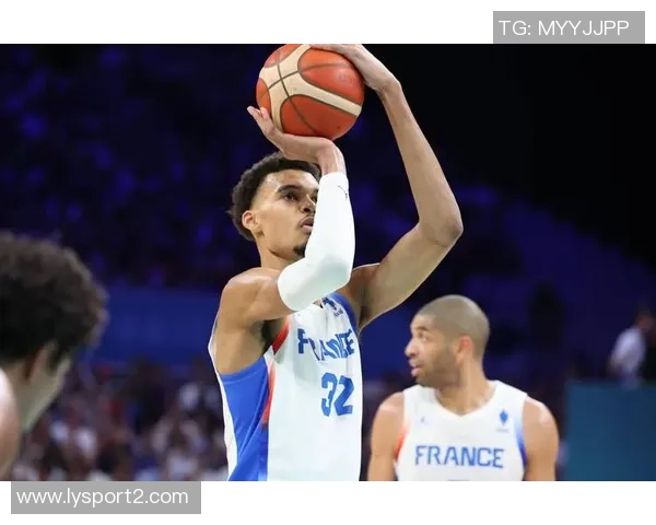 苏群称文班亚马如阿凡达般超凡脱俗20分钟正负值22展现非凡实力